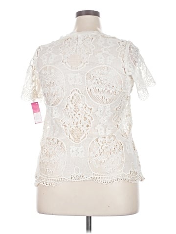 Xhilaration Short Sleeve Top (view 2)