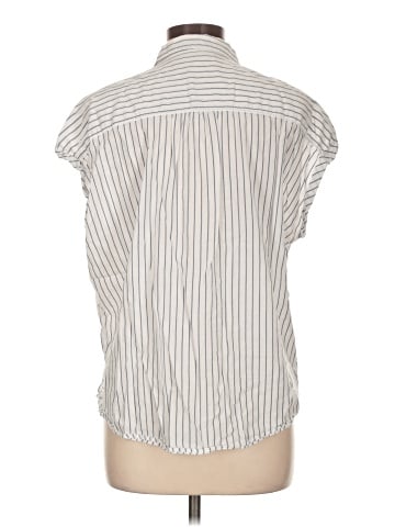 Abercrombie & Fitch Sleeveless Button-Down Shirt (view 2)