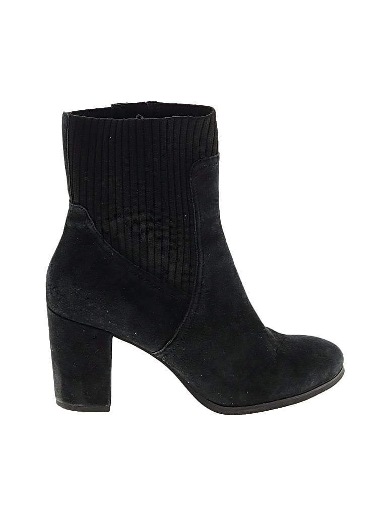 Pre-owned Vionic Ankle Boots In Black