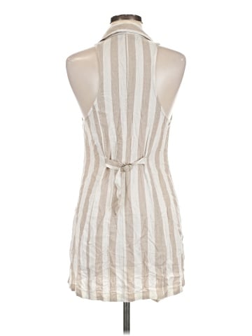 Urban Outfitters Sleeveless Button-Down Shirt (view 2)
