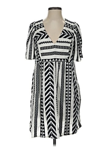 Old Navy Casual Dress (view 1)
