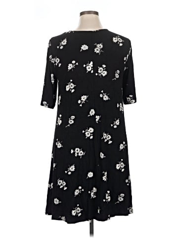 Old Navy Casual Dress (view 2)