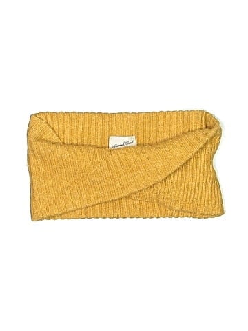 Universal Thread Scarf (view 1)