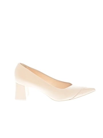 AGL Heels (view 1)