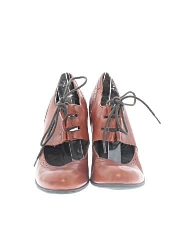 Born Heels (view 2)