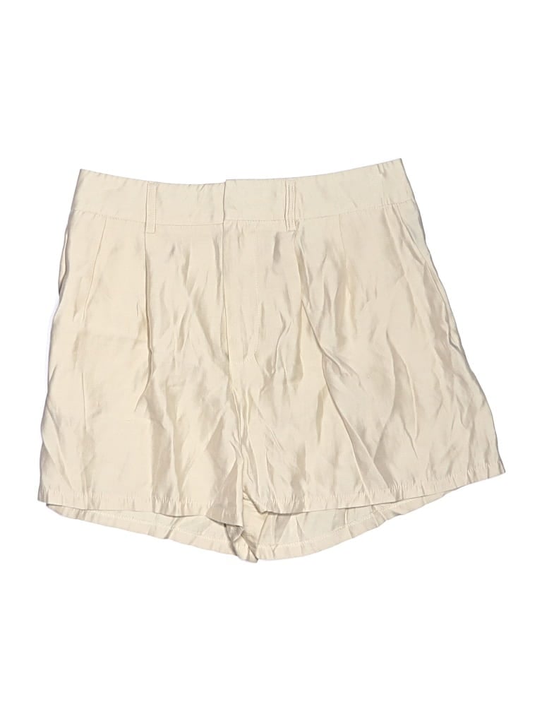 Pre-owned Shinestar Shorts In Ivory