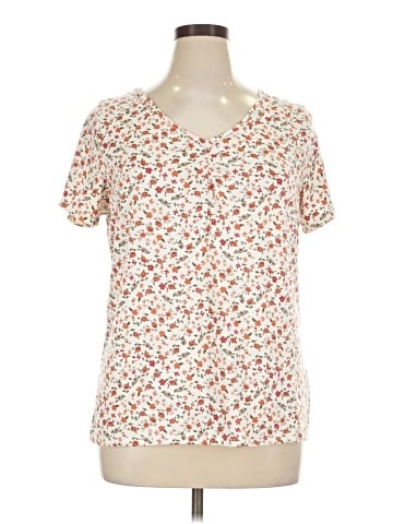 Free Kisses Short Sleeve T-Shirt (view 1)