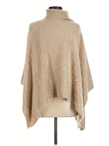 Akemi + Kin Poncho (view 1)