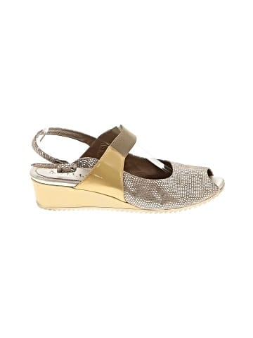 Anyi Lu Wedges (view 1)