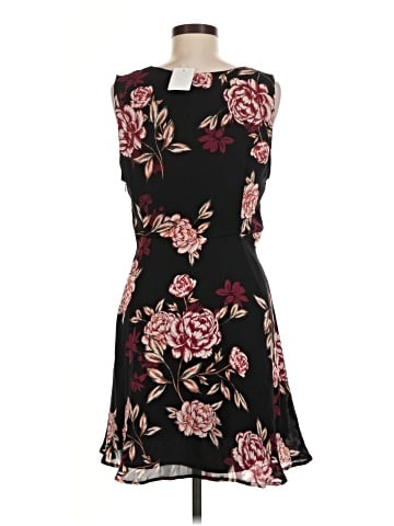Cupcakes & Cashmere Casual Dress (view 2)