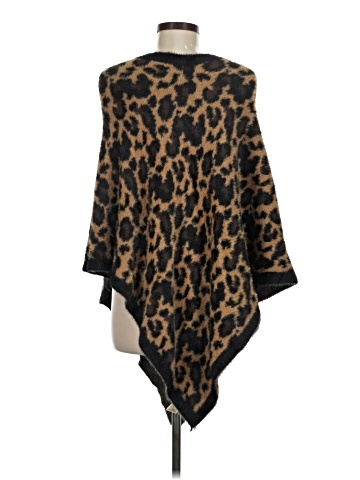 Simply Noelle Poncho (view 2)