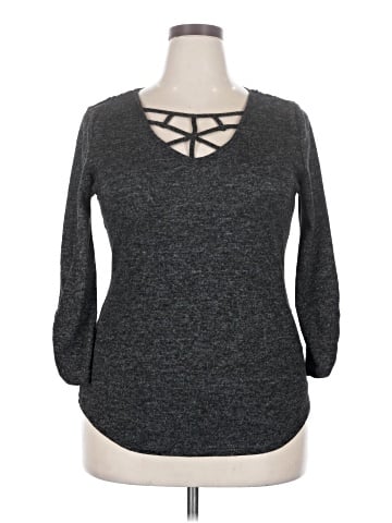 No Boundaries 3/4 Sleeve Top (view 1)