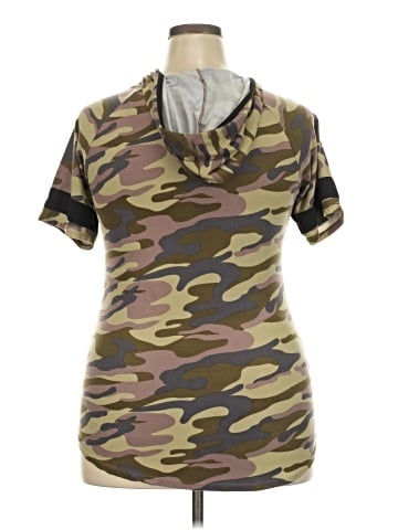 No Boundaries Short Sleeve Top (view 2)