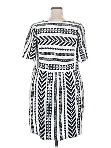 Old Navy Casual Dress (view 2)