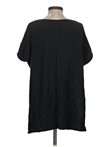 Lululemon Athletica 3/4 Sleeve T-Shirt (view 2)