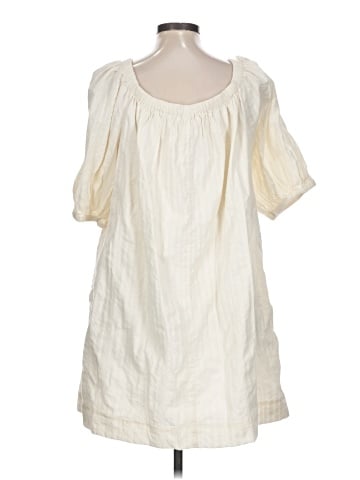 Old Navy Casual Dress (view 2)