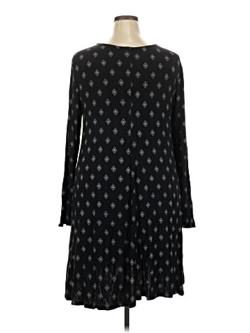 Old Navy Casual Dress (view 2)