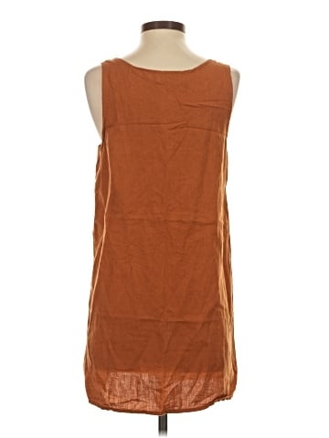 Urban Outfitters Casual Dress (view 2)