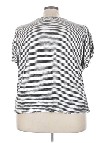 Maurices Short Sleeve Top (view 2)