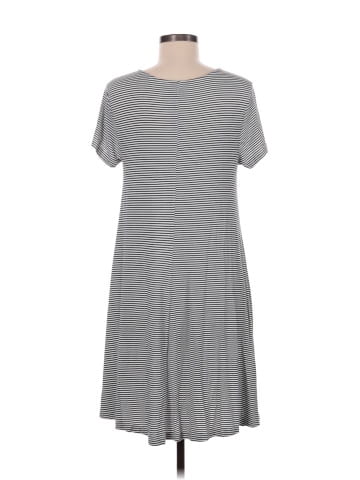 Old Navy Casual Dress (view 2)