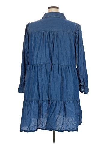 Crown & Ivy Casual Dress (view 2)