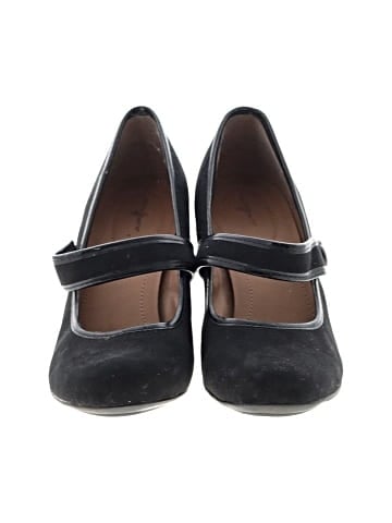 Jaclyn Smith Heels (view 2)