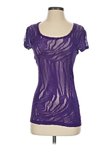 Charlotte Russe Short Sleeve T-Shirt (view 1)