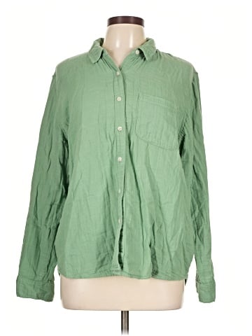 Universal Thread Long Sleeve Button-Down Shirt (view 1)