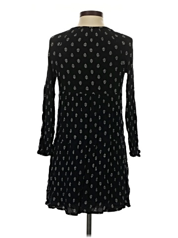 Old Navy Casual Dress (view 2)