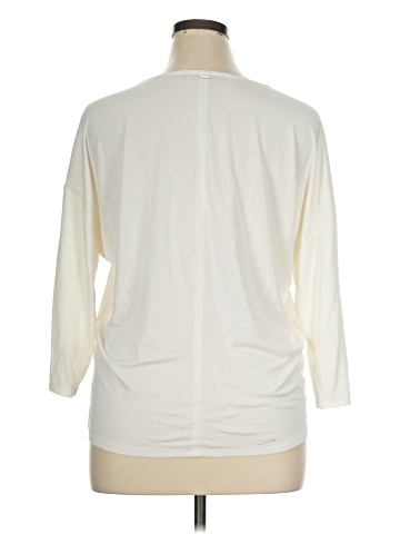 White House Black Market 3/4 Sleeve T-Shirt (view 2)