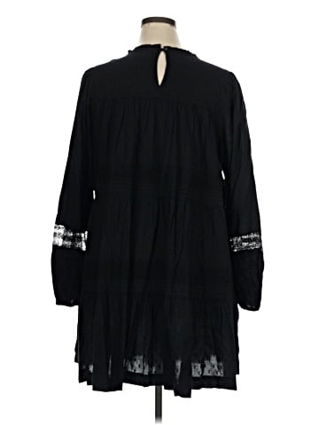 Old Navy Casual Dress (view 2)