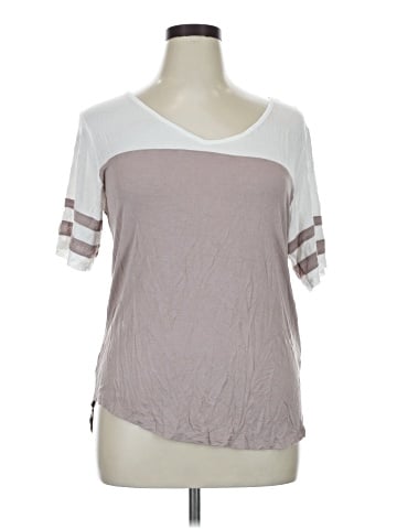 Charlotte Russe Short Sleeve T-Shirt (view 1)
