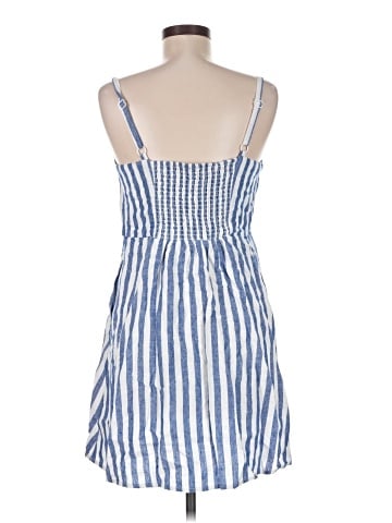 Old Navy Casual Dress (view 2)