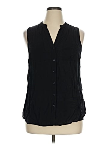 Old Navy Sleeveless Button-Down Shirt (view 1)