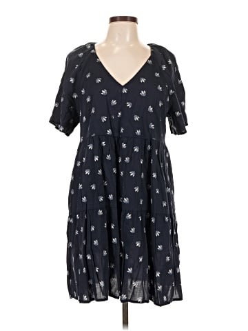 Old Navy Casual Dress (view 1)