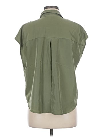Old Navy Sleeveless Button-Down Shirt (view 2)