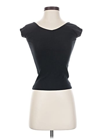 American Eagle Outfitters Sleeveless T-Shirt (view 1)