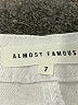 Almost Famous Ivory Shorts Size 7 - photo 3