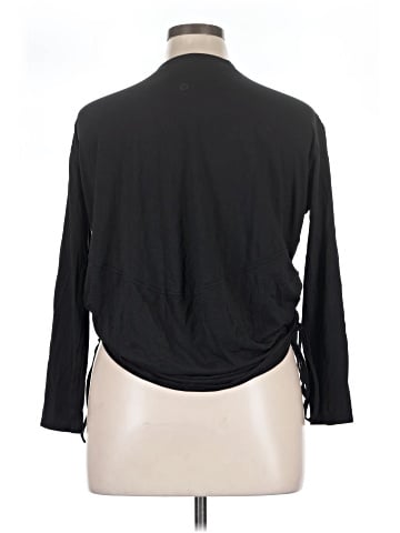 Lululemon Athletica 3/4 Sleeve T-Shirt (view 2)
