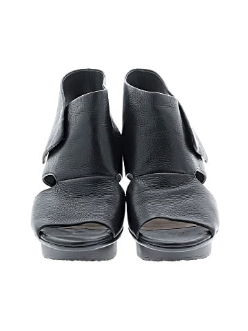Naya Wedges (view 2)