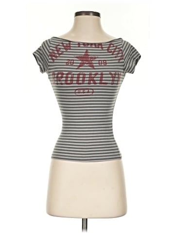 Urban Outfitters Short Sleeve T-Shirt (view 1)