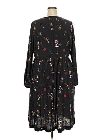 Old Navy Casual Dress (view 2)