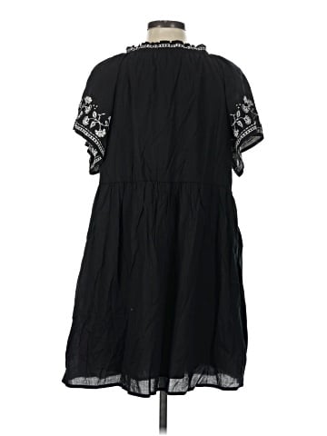Old Navy Casual Dress (view 2)