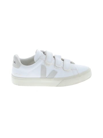 VEJA Sneakers (view 1)