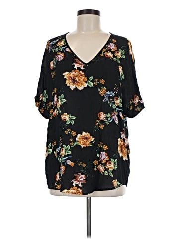 Kaileigh 3/4 Sleeve Blouse (view 1)