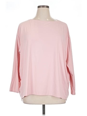 Lululemon Athletica 3/4 Sleeve T-Shirt (view 1)