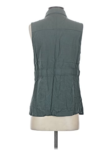 Maurices Sleeveless Button-Down Shirt (view 2)