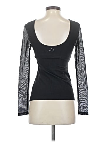 Beyond Yoga Long Sleeve T-Shirt (view 2)