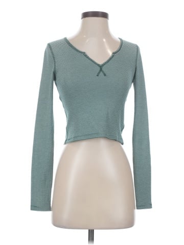 American Eagle Outfitters Long Sleeve T-Shirt (view 1)