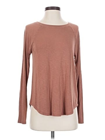 American Eagle Outfitters Long Sleeve T-Shirt (view 1)